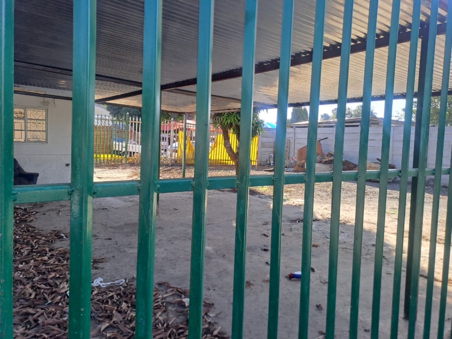 Commercial Property for Sale in Oos Einde North West